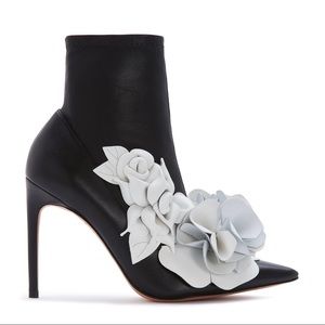 Meet your Posher, Theresa